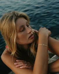 Repost from @alisawinkler • beach life is starting in less than 4 weeks  🌊🐚☀️🏄‍♀️🫶🏾✨🌊🐬 love these amazing photos by talented @viktor.melnyk  #shoot #beachshoot #beachphotography #photoshoot #lifeisbetteratthebeach  #barcelona #barcelonashoot #bcn