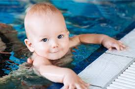 Dabei stellt sich nur die frage, ab wann babys eigentlich ins schwimmbad dürfen. Ab Wann Babyschwimmen Rochenkinder