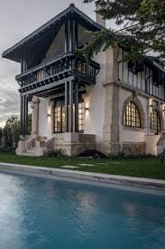 Bidart Mansion Nestled In The Surroundings In France By Atelier Delphine Carrere Le Manoir Plans De Maisons Mediterraneennes Bidart