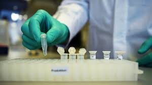 Der impfstoff von astrazeneca wurde zusammen mit der britischen universität oxford entwickelt. 20 Impfstoffe Im Test Who Corona Impfung Mitte 2021 Moglich Zdfheute