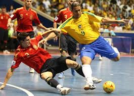 Peraturan jumlah pemain futsal yaitu sebanyak 5 orang termasuk penjaga gawang (keeper) dan ditambah dengan beberapa pemain cadangan. Futsal Peraturan Permainan Dengan Fifa Apa Yang Sepatutnya Menjadi Matlamat Untuk Futsal