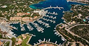 Under the guidance of roberto the chef selects the freshest seasonal ingredients to enhance the typical italian flavors with a touch of innovative gourmet. Mietwagen In Porto Cervo Autovermietung Auf Kayak Suchen