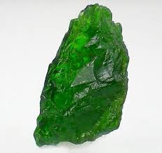 Gemmy Green Chrome Diopside Rough Crystal Gemstone Gemstones Crystals And Gemstones Rocks And Gems