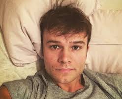 Maksim anatolievich korzh, professionally known as max korzh is a belarusian singer and songwriter. Chto Takoe Karera Po Sravneniyu S Zhiznyami Lyudej Maks Korzh Podderzhal Mitinguyushih V Belarusi