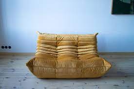 The togo sofa (a creation of ligne roset) is a design that's always fascinated me. Togo Sofa Von Michel Ducaroy Fur Ligne Roset 1990er Bei Pamono Kaufen