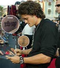 Except for the sun, which he admits to getting when he was 15 and foolish. The Lotr Cast Has Matching Tattoos Herr Der Ringe Tattoo Herr Der Ringe Herrin