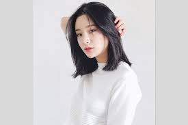 Cara potong rambut sendiri di rumah tak sesulit yang kamu pikir, kok. 7 Model Rambut Pendek Wanita Korea Yang Tren Di 2021