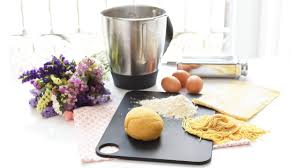 Además de harina y huevo, a este. Como Preparar Pasta Fresca Con Thermomix Youtube