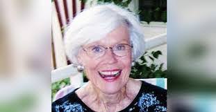 Leann Lowman's Instagram, Twitter & Facebook