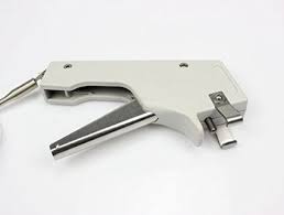 To remove a security tag, first place your item of clothing on the floor with the part that juts out facing up. Detacher Gun Gator Handheld Ultragator Security Tag Remover