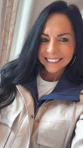 Ok my faithful Facebook friends🫶🏻💕! Heading to a girl's retreat