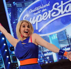 She is the winner of season 10 of the german music competition deutschland sucht den superstar.egli became the second contestant from switzerland to win the title after another swiss person, luca hänni, won the previous season of the series. Rtl Castingshow Schlagersangerin Beatrice Egli Gewinnt Dsds Finale Welt