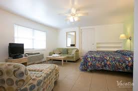 The hotel provides a nice getaway for both couples and families and people have said they enjoyed being. Standard Room 1 King Bed Lanai Upstairs Room Dolphin Inn Resort Fort Myers Condo Rentals