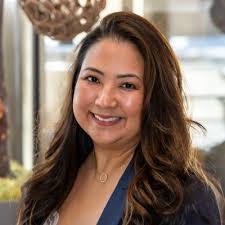 Courtney Gambrell's Instagram, Twitter & Facebook