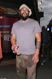 Momoa was born in hawaii and is hawaiian on his father's side. Jason Momoa Enjoys A Night Out In London With Pals As He Prepares To Film Aquaman 2 In England Aktuelle Boulevard Nachrichten Und Fotogalerien Zu Stars Sternchen