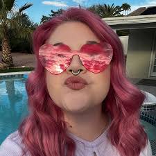 Ellen Hacker (@ellenkhacker)