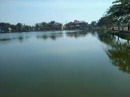 Kabupaten ini berada tepat di sebelah timur jakarta, berbatasan dengan kota bekasi dan provinsi dki jakarta di barat. Bekasi Punya Danau Marakash Nan Cantik Untuk Wisata Keluarga