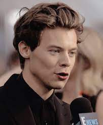 Harry styles taglia i capelli alla james dean (un'idea per andare dal parrucchiere in lockdown). Pin By Namelessken On Harry Styles Harry Styles Dunkirk Harry Styles Harry Styles Photos