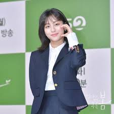 오는 6월 14일 월요일 오후 9시 30분 첫 방송되는 kbs2 '멀리서 보면 푸른 봄' 많은 관심 부탁드립니다. Fvyz7ep4wna0em