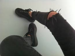 What The Faux Pas How To Rip And Score Your Jeans Fashion Black Ripped Jeans Black