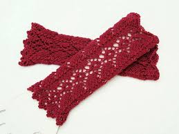 Armstulpen Himbeerrot Reine Wolle Handgestrickt Lochmuster Ajour Die beliebte strickanleitung zu den armstulpen »gesa« ist leicht verständlich. armstulpen himbeerrot reine wolle handgestrickt lochmuster ajour