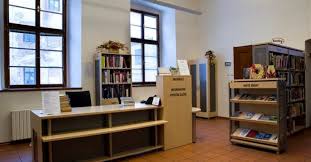 Městská knihovna jihlava, adresa — hluboká 109/1, 586 01 jihlava, česko, telefon 565 597 859, otevírací doba. Otevreni Mestske Knihovny V Jihlave Hluboka Od 11 Brezinky A Bedrichov Od 4 Kvetna Vysocina News Cz