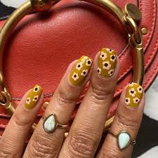 43 Fall Nail Art Ideas 2020 Trendy Designs To Try This Autumn Glamour Related searches for smiley face black and white: