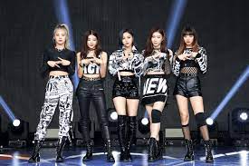 Looking for a good deal on kpop itzy wannabe? Itzy Comeback Showcase Wannabe Dominate The Number 1 Music Chart Mottokorea