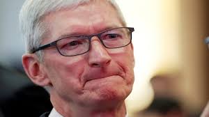 Apple CEO changes Twitter name to 'Tim Apple'