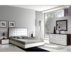 The modern bedroom set is designed with headboards equipped with led lights to give you a bright and classy ambience. Modern Bedroom Set Penelope And Luxury Combo 3313pl
