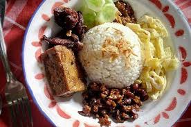 Makanan ini banyak di jumpai di indonesia. Resep Nasi Uduk Betawi Spesial Super Gurih 2 Resep Istimewa