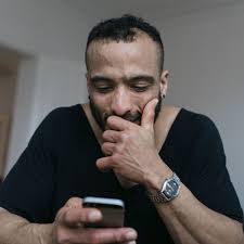 Ghosting, benching, orbiting: termos fundamentais para se relacionar em  2024