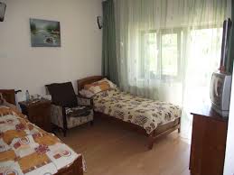 Caminul de batrani relax balneo este un centru rezidential modern dedicat ingrijirii persoanelor in varsta, situat chiar la intrarea in municipiul ramnicu valcea de pe drumul national 7. CÄƒminul De BÄƒtrani Relax Balneo Camin De Batrani Din Valcea