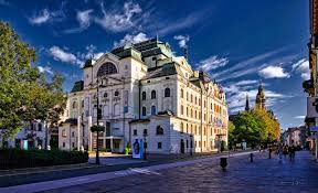 a683541511.clvaw-cdnwnd.com/ccbddb13b7ef465cb4d96c...