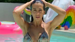 Cinthia has 3 jobs listed on their profile. On Her Back And In Tail Cinthia Fernandez Was Shown On The Edge Of The Pool Archyde