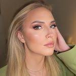 Florence Kamm's Instagram, Twitter & Facebook