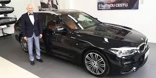 pivo desítka je podle mě tím nejlepším iontovým nápojem, který zatím lidstvo vymyslelo. Ambasador Jan Pirk Pri Prevzeti Noveho Vozu Bmw Novinky Bmw Bmw Kopecky Cz