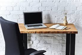Außerdem kannst du darunter leicht sauber machen. Einzigartiger Schreibtisch Eiche Unikat Tischkufen Schreibtisch Eiche Schreibtisch Holz Schreibtisch Inspiration