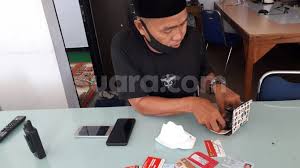 Banten yang terkenal dengan jawara jawaranya yang memiliki ilmu kanuragan dan dahulu terkenal sangat sadis dapat di taklukkan berkat kegigihan dan perjuangan kh.asnawi. Waspada Copet Wisata Ziarah Banten Lama Pelaku Pake Sorban Dan Kerudung Suara Banten