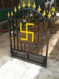 Tangga besi pintu besi bahan pipa besi hollow galvanis. Jimy Tumpas Pintu Pagar Minimalis Pura Facebook