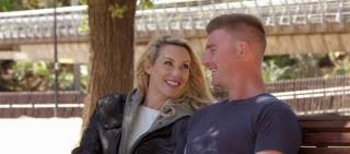 Die topfblume kommt auf den schreibtisch. Hochzeit Auf Den Ersten Blick Australien Verpasst Ganze Folgen Online Schauen Bei Etwasverpasst De