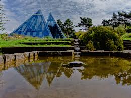 Loki schmidt garten botanical garden, hamburg: Ausstellungspyramiden Im Loki Schmidt Garten Foto Bild Architektur Technik Teiche Bilder Auf Fotocommunity