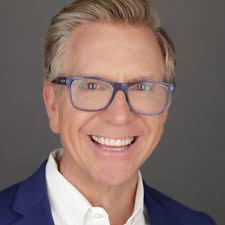 SO fun to see Tonya Booth honored 🍾 as the 2025 recipient of the Hollis  Roberson Award for her lifelong dedication to the benefits industry. 🥳 ✓  Class. ✓ Servant Leader. ✓ Heart-forward. ✓…