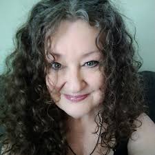 Karen Plata's Instagram, Twitter & Facebook