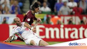 Prancis maju ke pertandingan ini setelah tidak terkalahkan dalam 9 pertandingan terakhir mereka di kejuaraan eropa termasuk babak kualifikasi, dan mereka akan melawan portugal yang telah mencetak setidaknya 2. Veg Pzmntahm6m