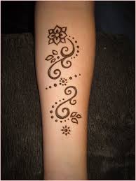 A mix of sea salt and good quality olive oil! Henna Tattoo Hand Easy Vorlagen Simple Henna Tattoo Henna Tattoo Hand Henna Tattoo Designs Simple