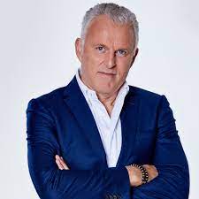 De zoon van de vries gaat hem juridisch bijstaan, vertelt de. Peter R De Vries Boeken Als Spreker Doe Je Bij Talent Talks