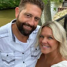 Does anyone know what is being built at Cass and Groesbeck (next to O,  O'Reillys)?