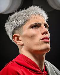 ERLING HALAAND 🥶 Sema kuna vitu vinatabirika Kabisa .. Mfano Mimi natabiri  hapa . "HONGERA HALAAND KWA KUSHINDA TUZO YA MFUNGAJI BORA WA ENGLISH  PREMIER LEAGUE KWENYE MSIMU WA 2024/2025 " 😄