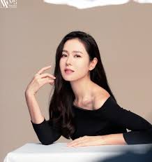 Big baby, dollar smile, pretty courtesan. Son Yejin Photoshoot Behind The Scene Part 2 Kpopmap